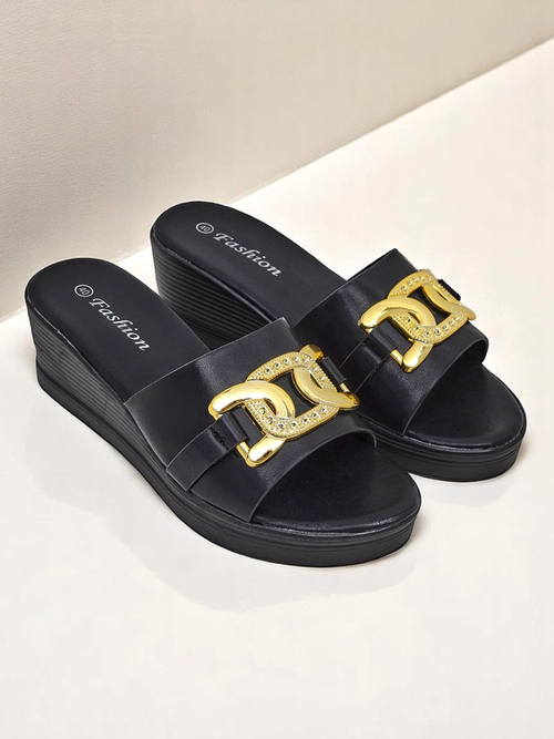 Royalfashion Жіночі босоніжки на танкетці Nolia