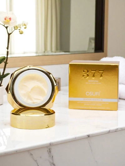 377 Rozjasňující pleťový krém sjednocující tón pleti