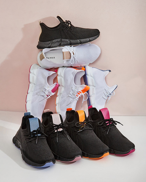 Чорні жіночі кросівки з рожевими вставками Bommgi