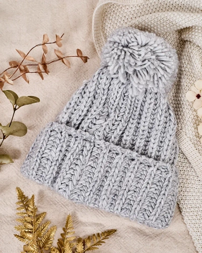 Royalfashion Dámská pletená čepice s mašlí