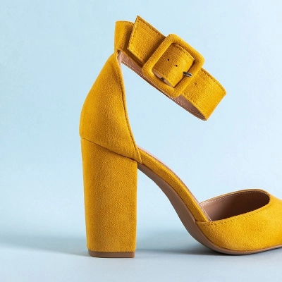 OUTLET Жіночі туфлі гірчичного кольору Adiess - Взуття