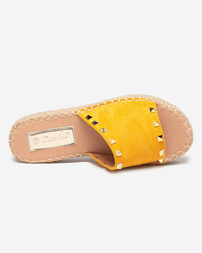 Hořčicové dámské žabky z ekokůže s cvočky Kanise - Obuv
