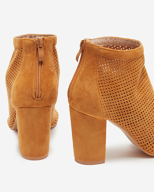 Жіночі світло-коричневі ажурні босоніжки на пошті Essgo-Footwear