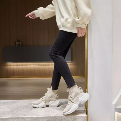 OUTLET Кремове жіноче спортивне взуття Owami - Взуття