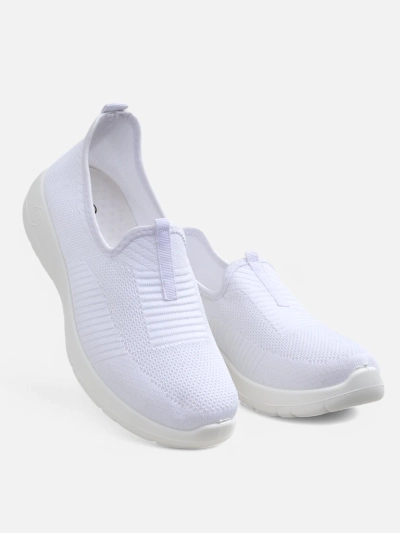 Dámské bílé slip-ony Callista z prodyšné tkaniny na plochém podpatku