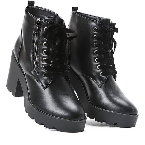 Czarne botki na grubej podeszwie - Obuwie