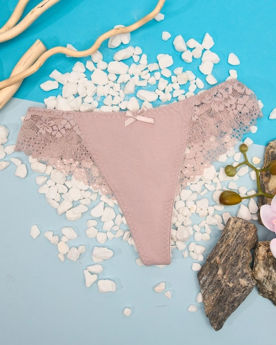 Světle hnědé bavlněné dámské kalhotky tanga s krajkou - spodní prádlo