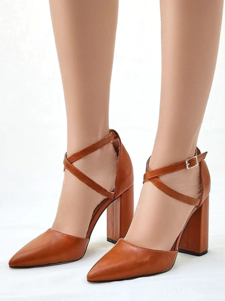 Royalfashion Dámské pumps s kříženými popruhy Eurolias