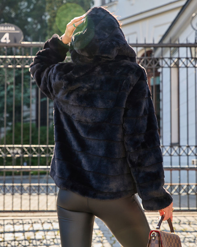 Royalfashion Černá dámská bunda s imitací kožešiny