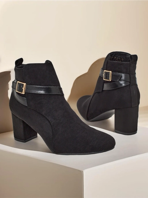 Жіночі чоботи Royalfashion на посаді Елорон