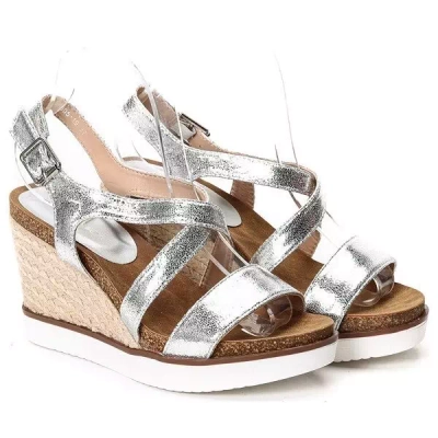 OUTLET Срібні босоніжки на танкетці - Туфлі