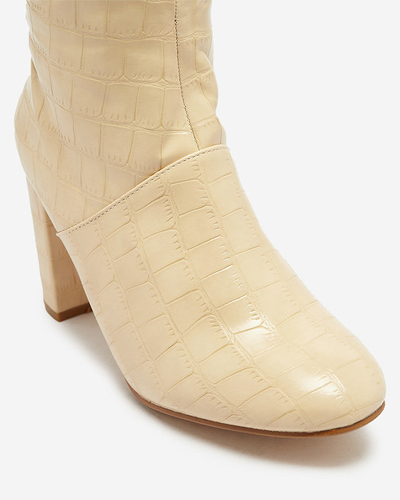 Dámské kozačky na jehle s reliéfem v béžové barvě Mastiu- Obuv