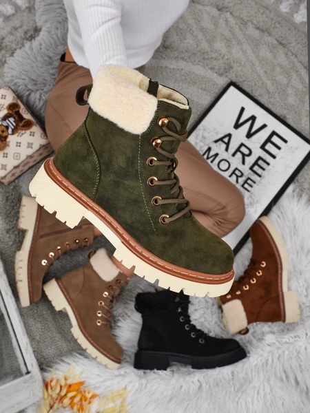 Dámské boty typu traper s kožíškem Tessara