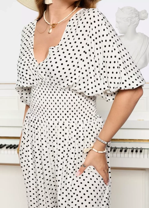 Білий довгий жіночий костюм в горох - Одяг