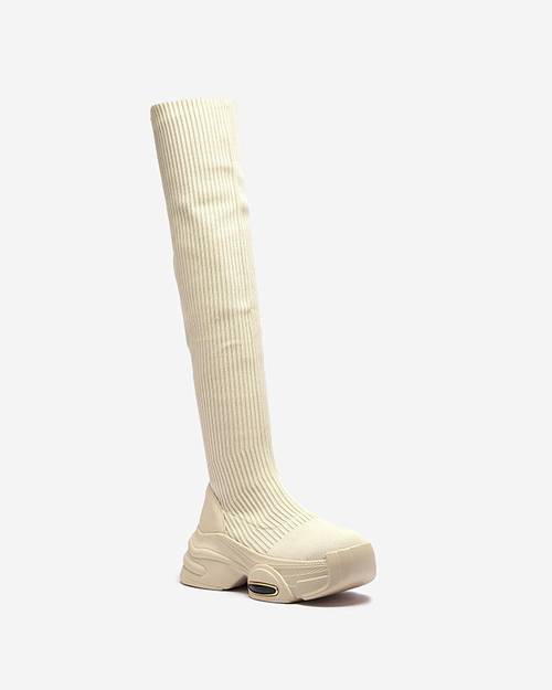 OUTLET Бежеві жіночі сліпони Georisa - Взуття