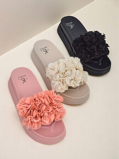 Royalfashion Dámské sandály s malými květy Freesia