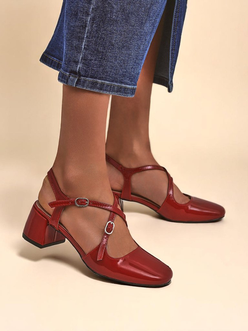 Royalfashion Жіночі туфлі на низьких підборах з декоративними ремінцями Lollita