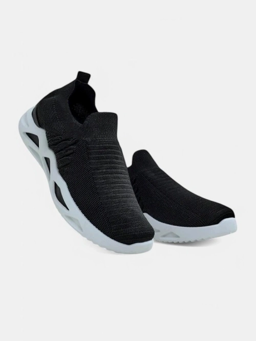 Royalfashion Жіночі снікери без шнурівки з стразами Elavises