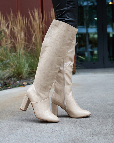 Dámské kozačky na jehle s reliéfem v béžové barvě Mastiu- Obuv