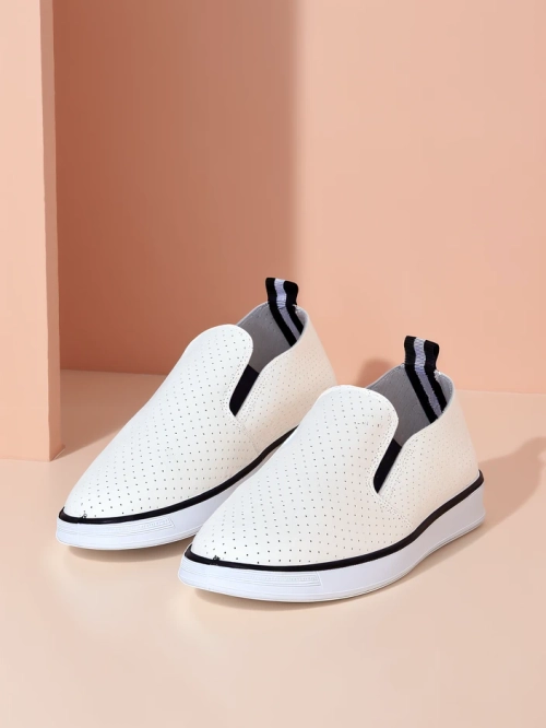 Royalfashion Жіночі перфоровані спортивні черевики Musio