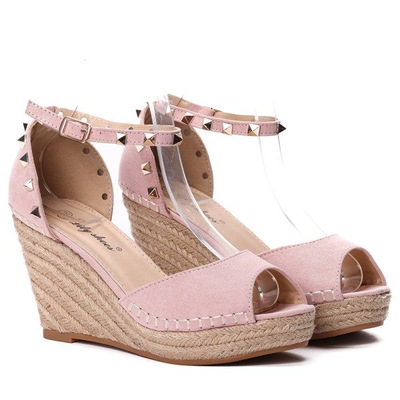 Różowe sandałki na koturnie - Obuwie