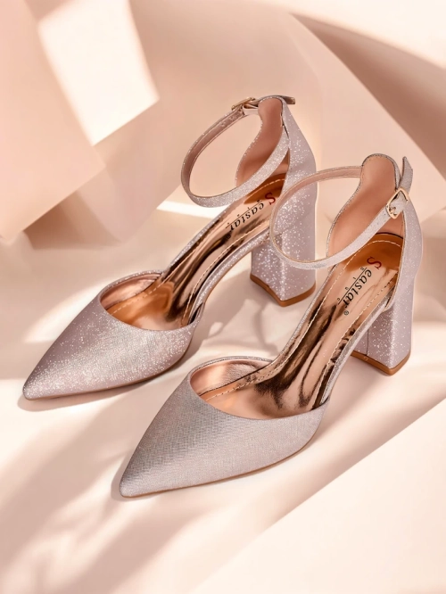 Royalfashion Жіночі бляскучі туфлі Noratt