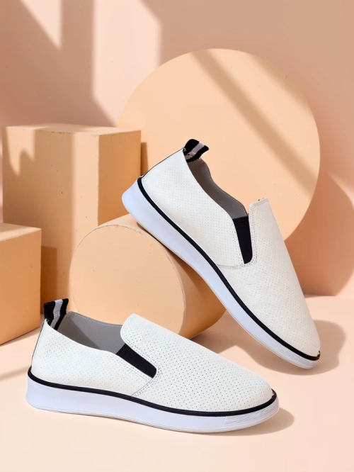 Royalfashion Жіночі перфоровані спортивні черевики Musio