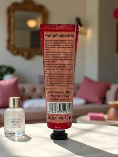 Spesial Night Venus Very Sexy – parfémovaný hedvábný krém na ruce 30g