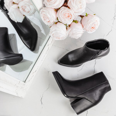 Černé kotníkové boty na sloupku Shani - Footwear
