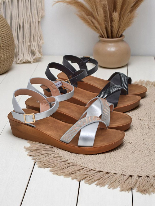 Royalfashion Жіночі босоніжки на танкетці з стразами Allona