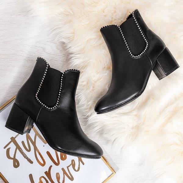 OUTLET Černé kotníkové boty s kamínky Reja - obuv