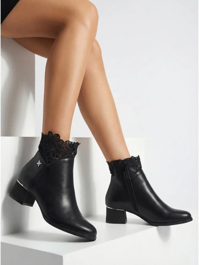 Ботильйони жіночі еко шкіряні з мереживом Velmi