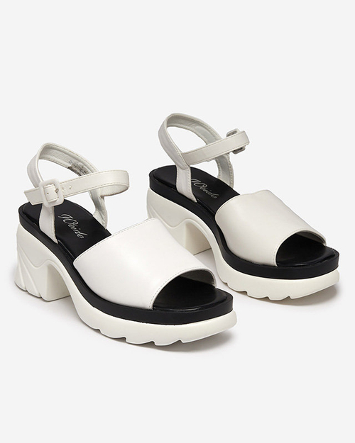 Білі жіночі босоніжки на стовпі від Cirota - Взуття