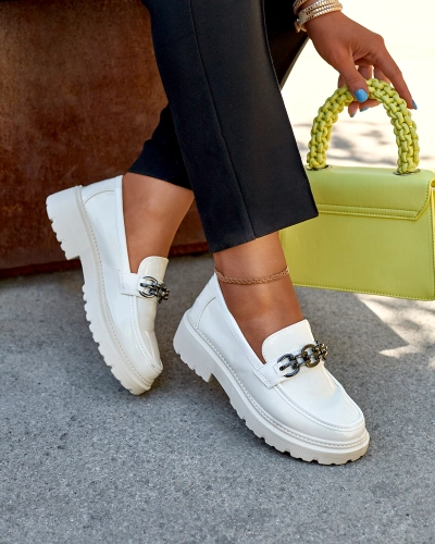 Dámské lakované mokasíny v krémové barvě Adolos- Obuv