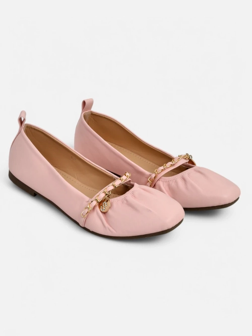 Рожеві балетки Callista з екошкіри з ланцюжком – стильні на весну і літо