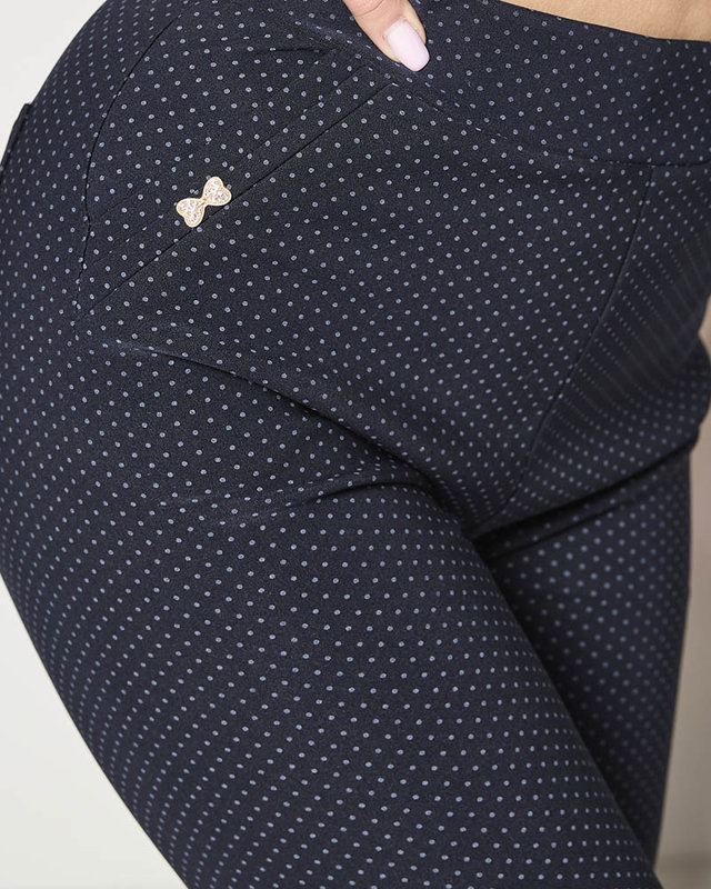 Námořnicky modré dámské puntíkované tregíny PLUS SIZE- Oblečení