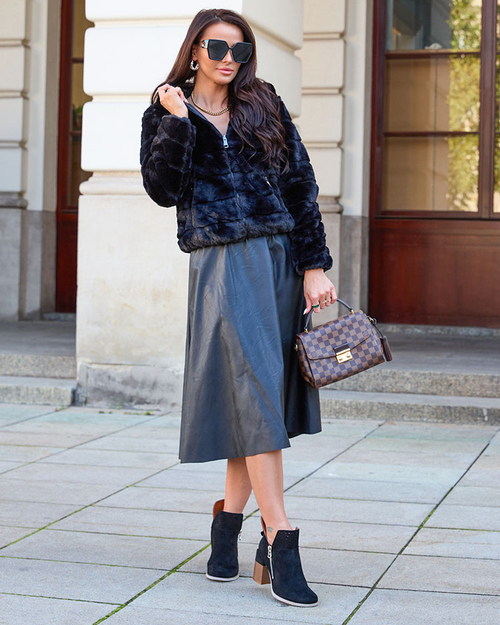 Royalfashion Двостороння жіноча куртка з хутром чорного кольору