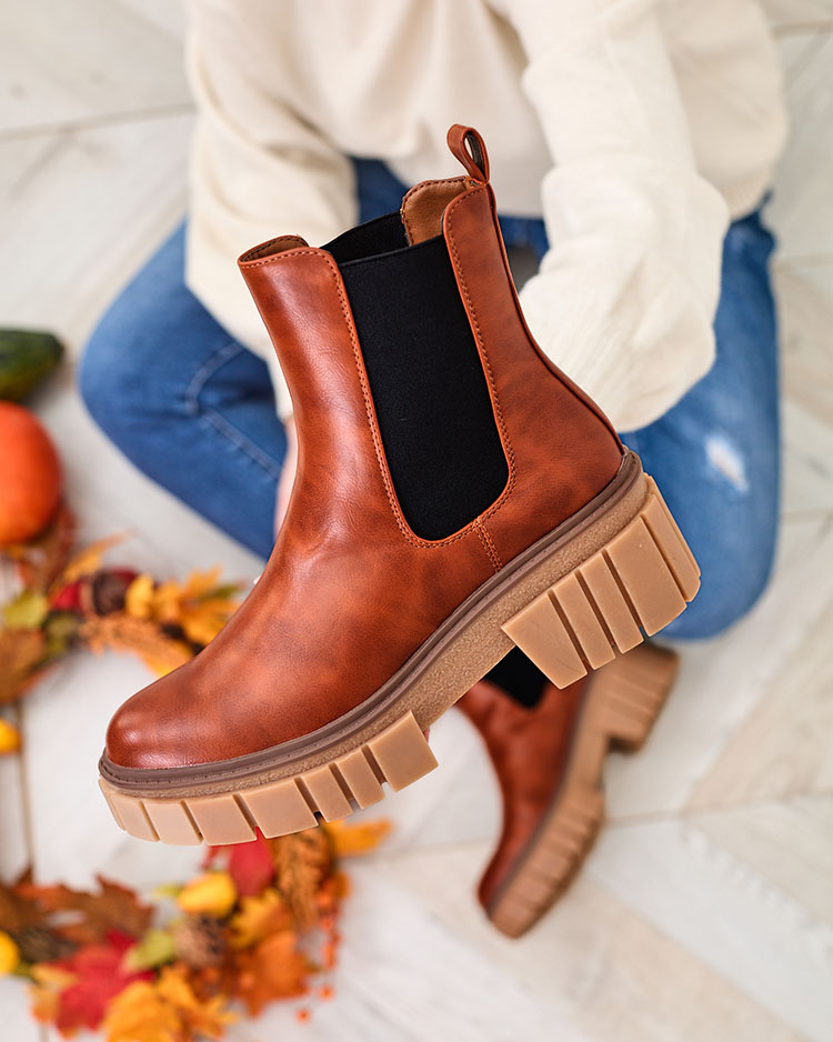 Royalfashion Hnědé dámské kozačky na pevné podrážce Eferope