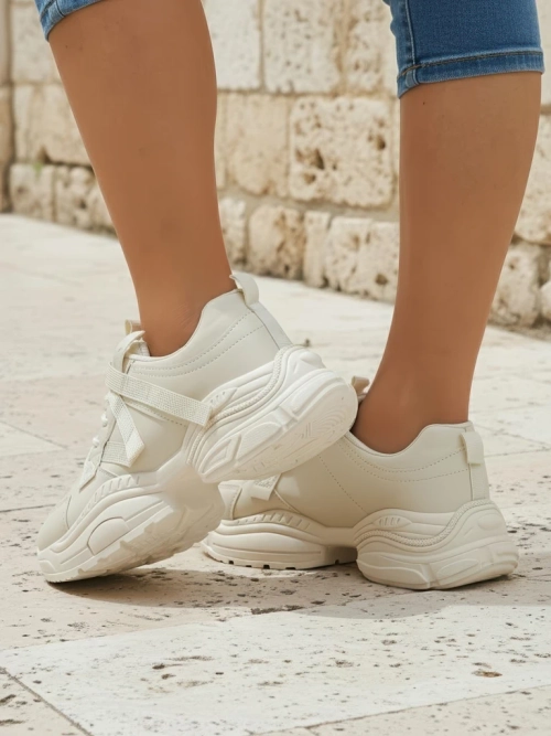 Бежеві жіночі снікерси Platina Roma на плоскій підошві еко шкіра 5 см