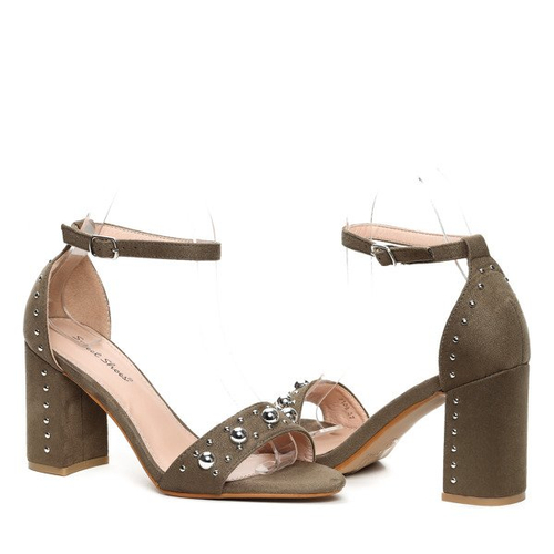 Zielone sandałki na słupku- Obuwie