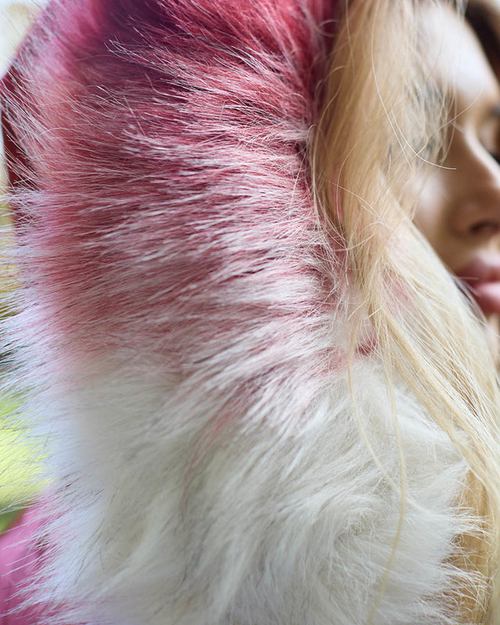 Бордова жіноча зимова куртка