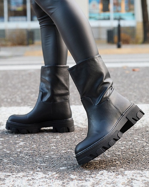 Чорні жіночі чоботи з утепленням Mekira