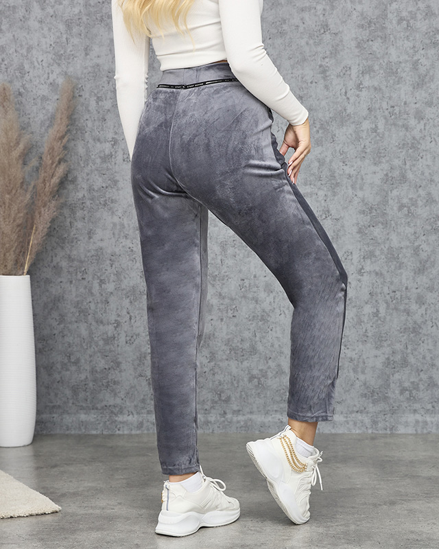 Dámské šedé velurové tepláky PLUS SIZE- Oblečení