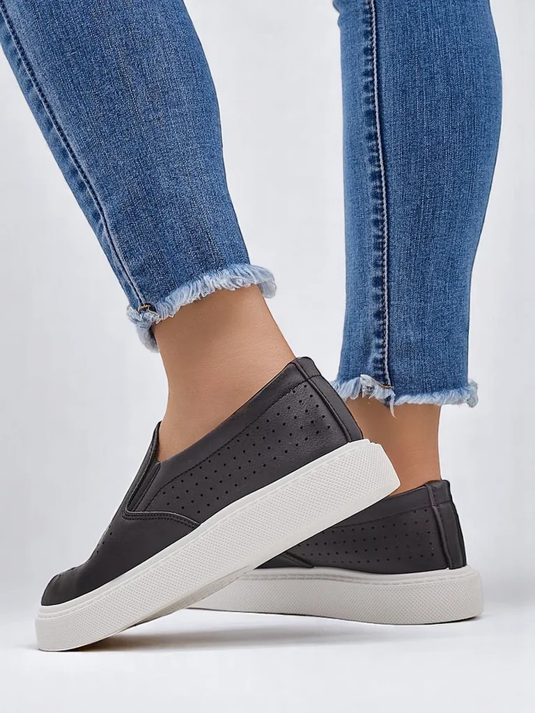 Royalfashion Dámské perforované nazouvací boty Emillia