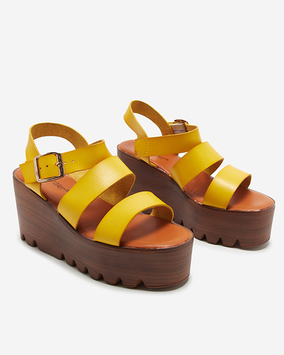 Žluté dámské sandály na klínku Asorika- Boty