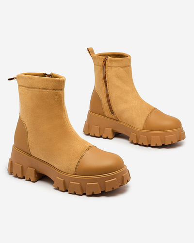 Royalfashion Dámské kozačky na plochém podpatku v barvě camel Leffoi