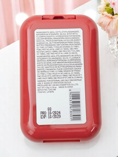 USHAS Lisovaný tvářenka v odstínu Pink Crush