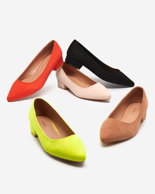 Світло-коричневі туфлі на плоскому каблуці Czinni