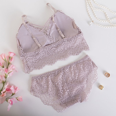 Světle růžové dámské krajkové spodní prádlo - Spodní prádlo