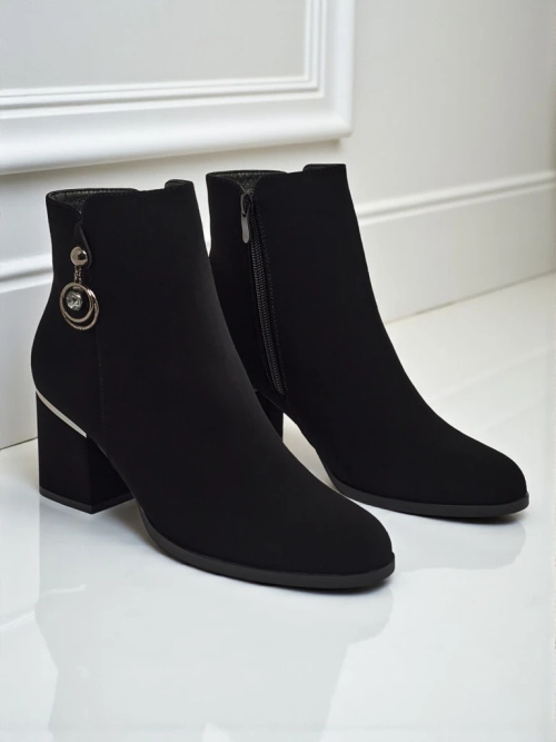 Ботильйони жіночі матові на підборах-стовпчику Vioi